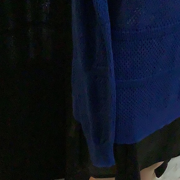 Size M knit sweater in great condition - Picture 2 of 4